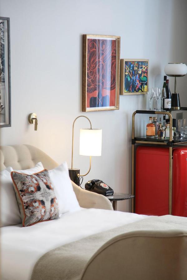 Virgin Hotels Edinburgh Ngoại thất bức ảnh A room at the Standard East Village