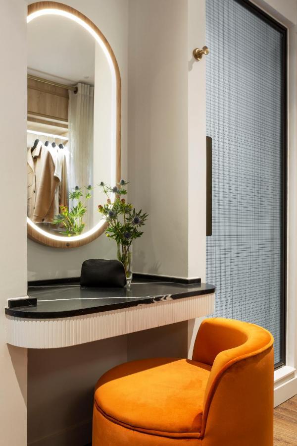 Virgin Hotels Edinburgh Ngoại thất bức ảnh A bathroom in a hotel