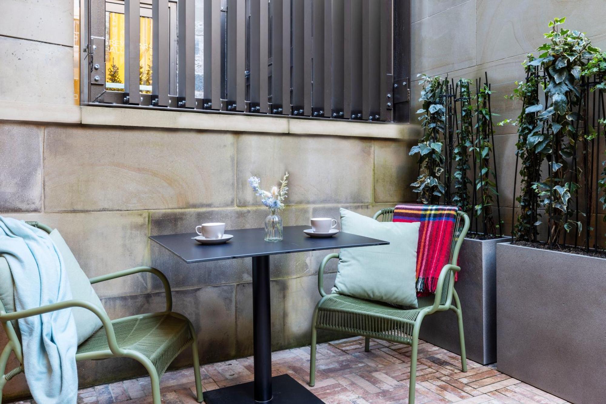 Virgin Hotels Edinburgh Ngoại thất bức ảnh The courtyard at the hotel