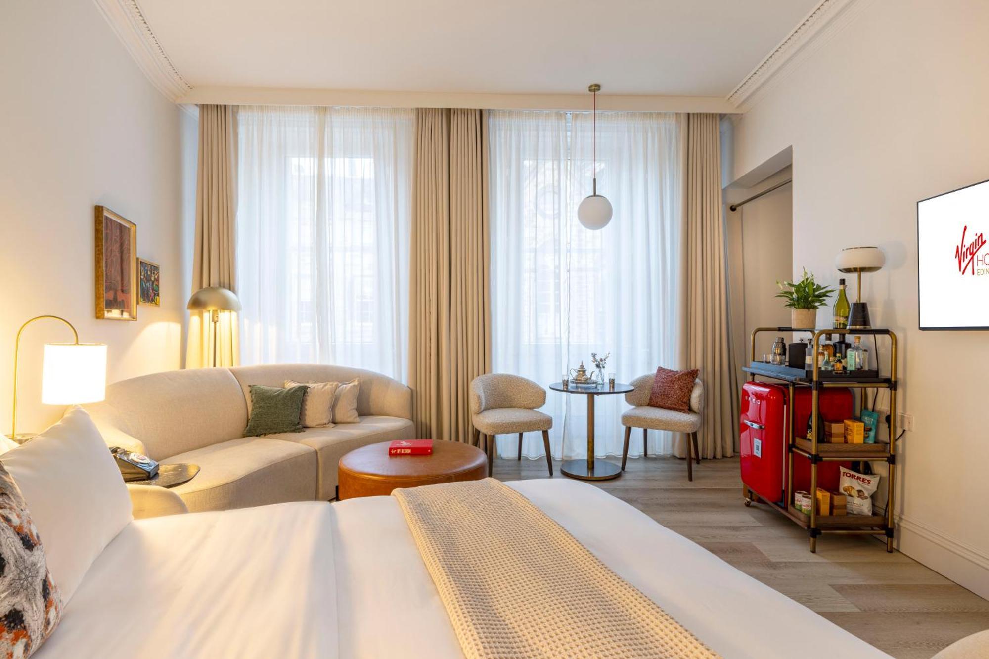 Virgin Hotels Edinburgh Phòng bức ảnh A room at the hotel